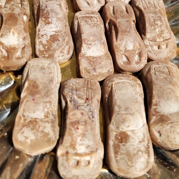 ☕️ 12 Car Wax Melts ~ Coffee Shop Scent ~ Home Made Car Wax Melts - Picture 12 of 12